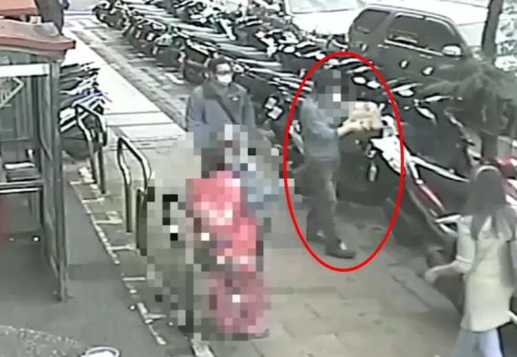 警方逮捕領貨車手。翻攝畫面