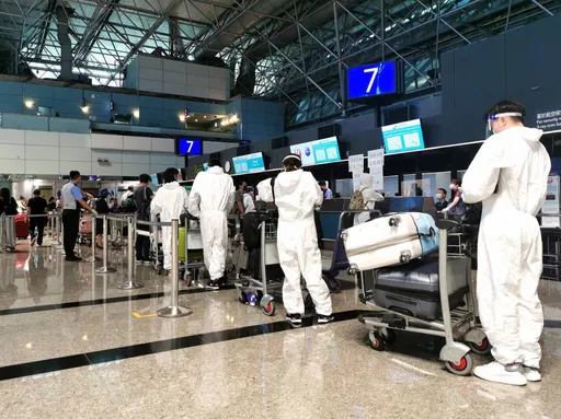 一家五口花20萬赴美打疫苗 穿隔離衣到機場竟沒機票!怒告旅行社結局出爐