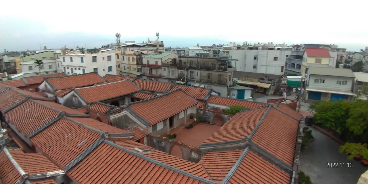 蕭家洋樓頂可鳥瞰蕭家祖厝建築之美。楊景謀提供
