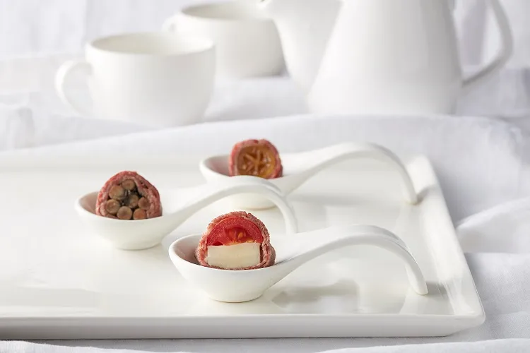 即日起-11/30依規定於社群打卡PO文，單客經典套餐加1元，主餐可升級價值129元的酥烤牛排。業者提供