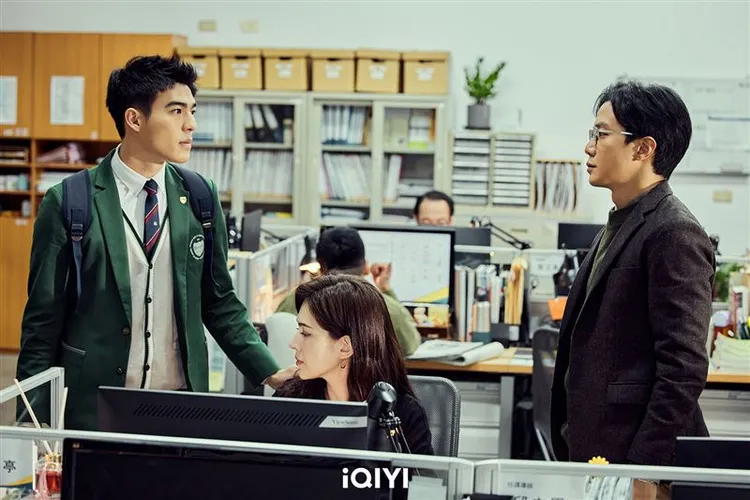薛仕凌（右起）戀上許瑋甯，被陳昊森視為情敵。愛奇藝國際站提供