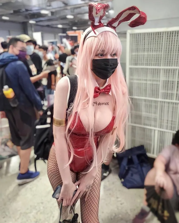 孫安佐女友常大方爆乳秀身材。翻攝麻姬兔IG