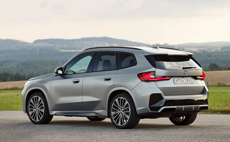 iX1 xDrive30預售價為222萬元。