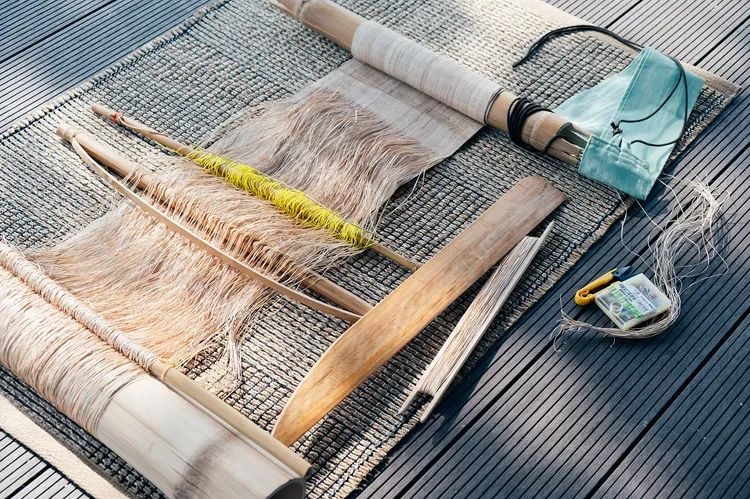 取之自然的香蕉絲織品，質地堅韌而輕巧，且保有植物纖維的原始色澤。文總提供