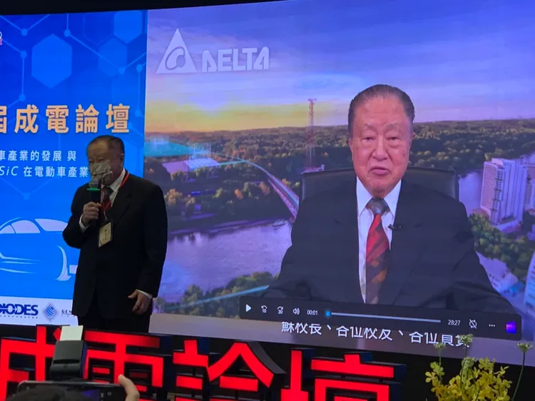 鄭崇華今回到成大母校參加論壇。黃意淳攝