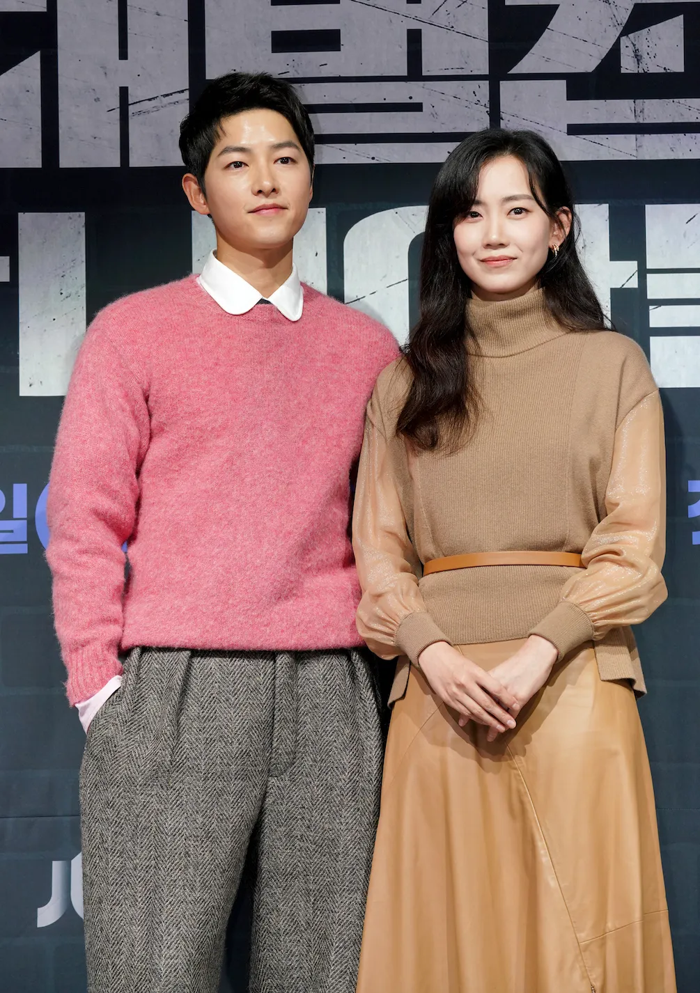 宋仲基(左)、申鉉彬在《財閥家的小兒子》飾演戀人。friDay影音提供