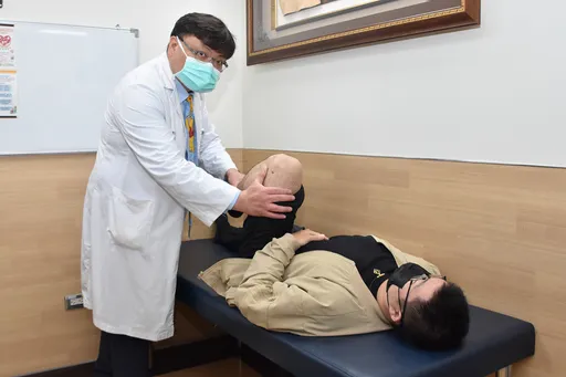 打棒球打籃球留痼疾　嫩廚膝蓋卡卡幾年