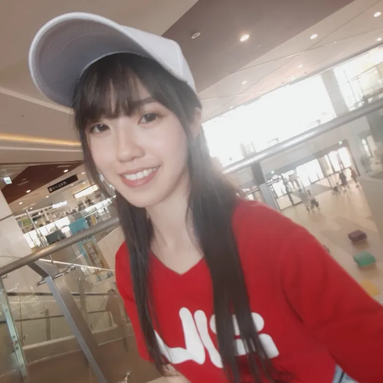 長髮扮相的何芝寧，撞臉前韓國女團miss A成員裴秀智。何芝寧提供