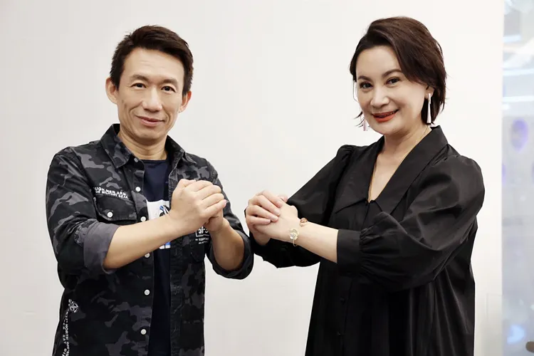 金鐘影帝陳亞蘭（右）打造《嘉慶君遊臺灣》IP宣布推出舞台劇版力邀郭子乾（左）出演。欣湉國際提供