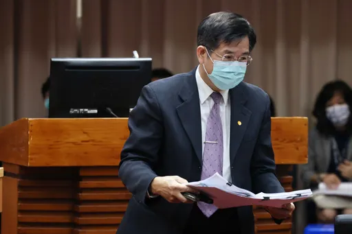 小學社會課本遭疑「去中國化」 教長釋疑!強調沒有意識形態