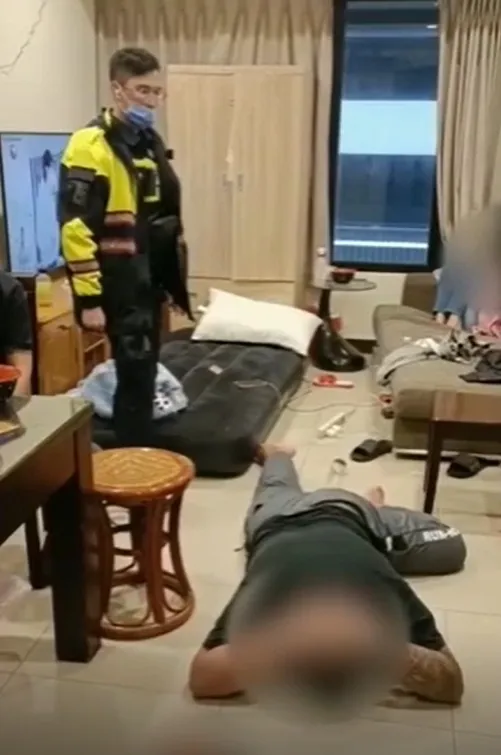 警方攻堅。翻攝畫面