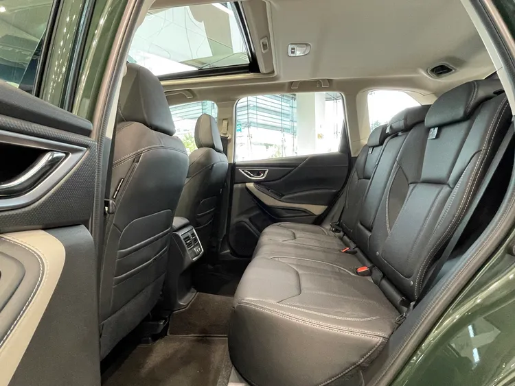 延續Forester過往的類轎旅車空間優勢，讓後座擁有寬敞無壓的乘坐環境。林浩昇攝