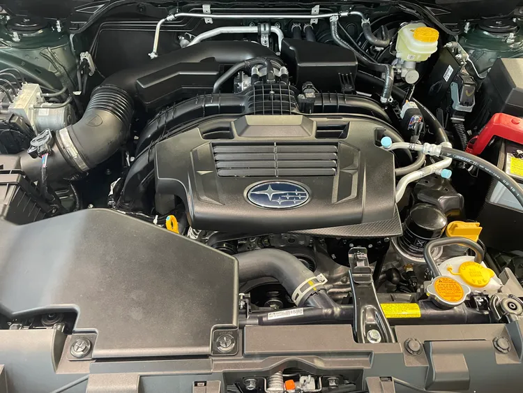 動力依舊搭載2.0升水平對臥四缸自然進氣引擎，搭配可模擬7速手動換檔的CVT無段變速箱。林浩昇攝