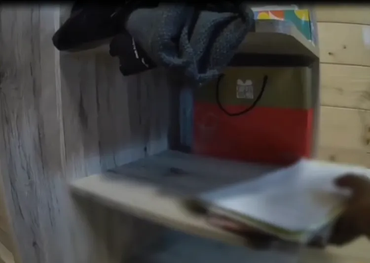 警方兵分多路查察賄選，並前往鎖定處所執行搜索。讀者提供