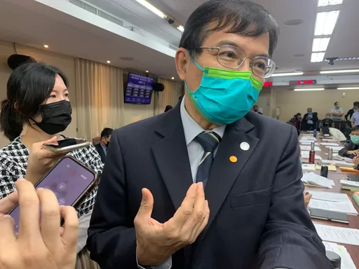 「台灣宮崎駿」1年後雪恥!繪本遭交部銷毀今獲獎 王國材喊冤說清楚