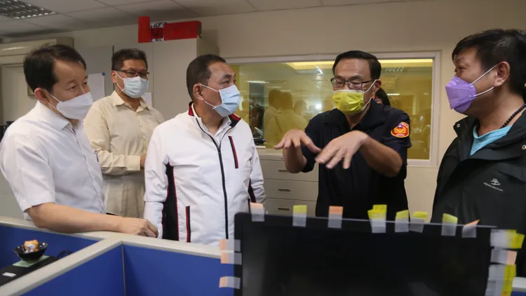 侯友宜籲全力掃蕩揪出幕後藏鏡人。新北市警局提供