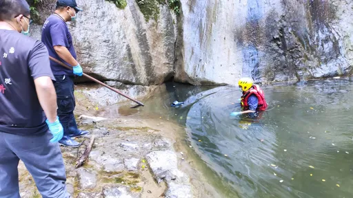 台南山區瀑布驚傳溺水　消防員打撈上岸！男子已身亡