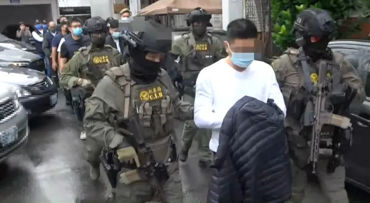 宜蘭縣議員候選人魯秀傑因涉妨害自由案，遭警帶回，訊後依五大罪嫌移送地檢署。翻攝畫面