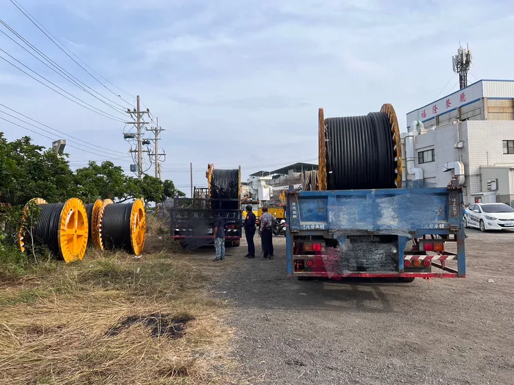 台電人員到場協助釐清案發原因。讀者提供