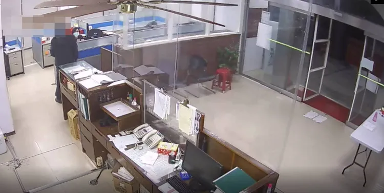 徐男走進埔里派出所對員警表示，「我酒駕，來給你們辦！」。讀者提供