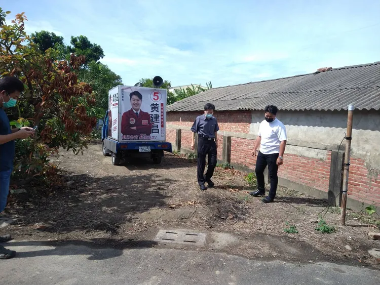 宣傳車疑遭破壞，引發警方高度重視。讀者提供