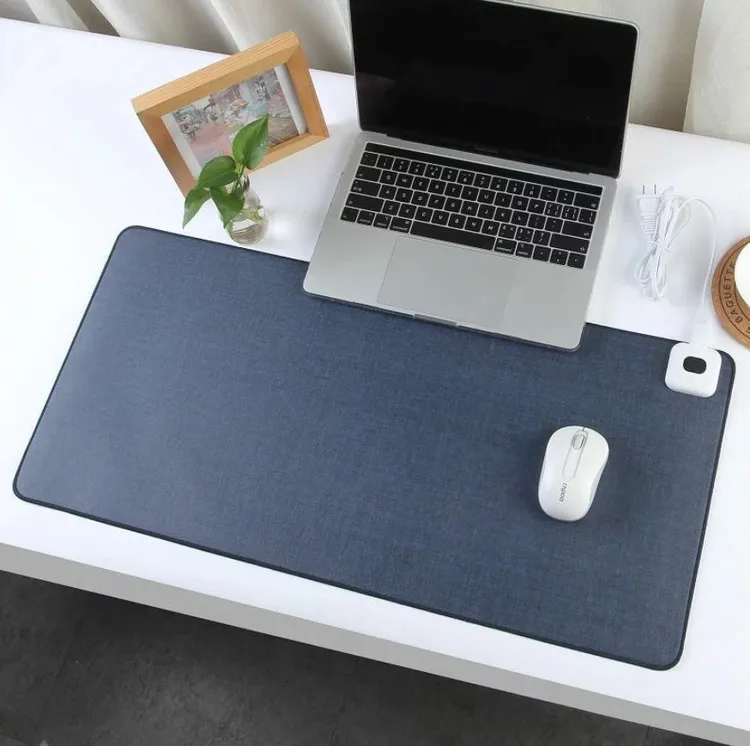 私人小舖-桌面加熱滑鼠墊原價1015元，特價893元。業者提供