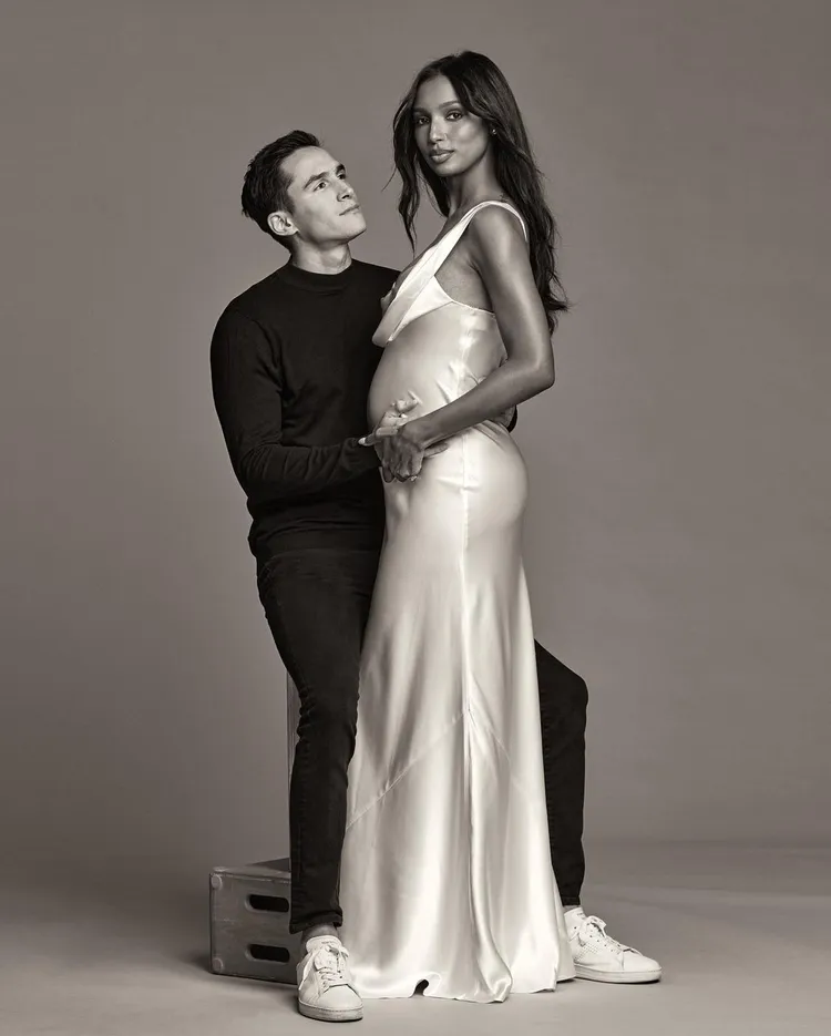 Juan David Borrero（左）看著老婆Jasmine Tookes的眼神滿滿都是愛。翻攝jastookes IG