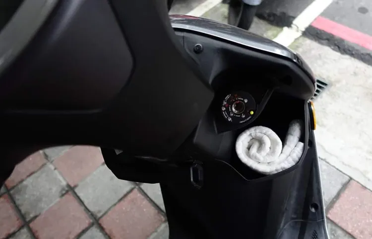 有機車族認為送毛巾蠻好的。翻攝爆廢公社