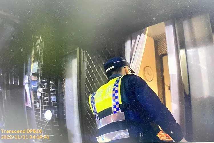 警方獲報到場發現，老婦已屍僵，明顯死亡。讀者提供