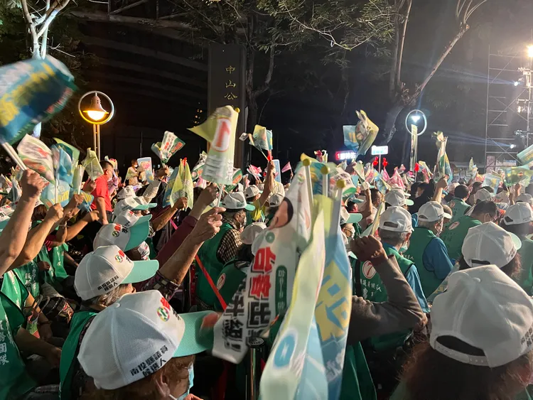 主辦單位表示現場聚集約2000人。田兆緯攝