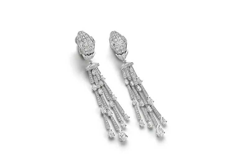 黑木瞳佩戴的寶格麗Serpenti鑽石耳環，約640萬元。品牌提供