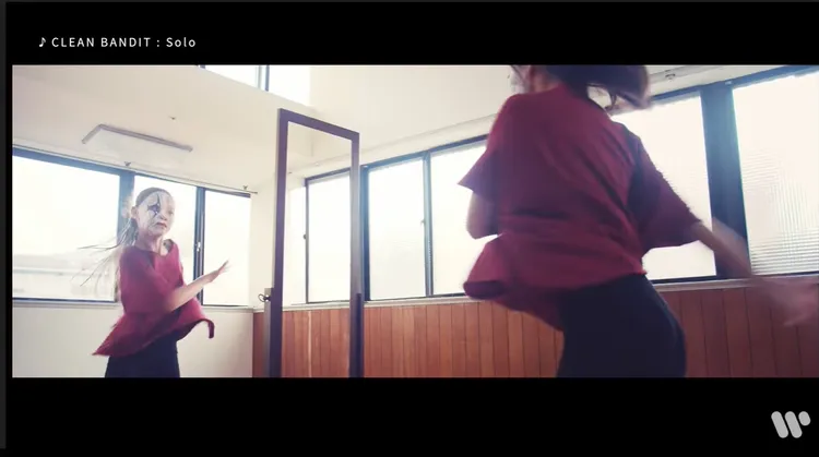 他們也曾與台灣文化街舞團T.S.D鐵四帝文化藝術團隊聯手創作。翻攝華納音樂