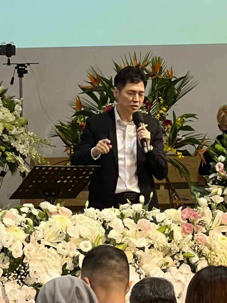 宋達民上台懷念馬姐。讀者提供