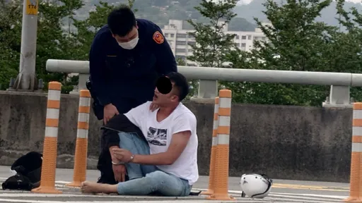 通緝犯心虛衝撞警員逃逸 路人也來幫忙!新北男騎車加入圍捕