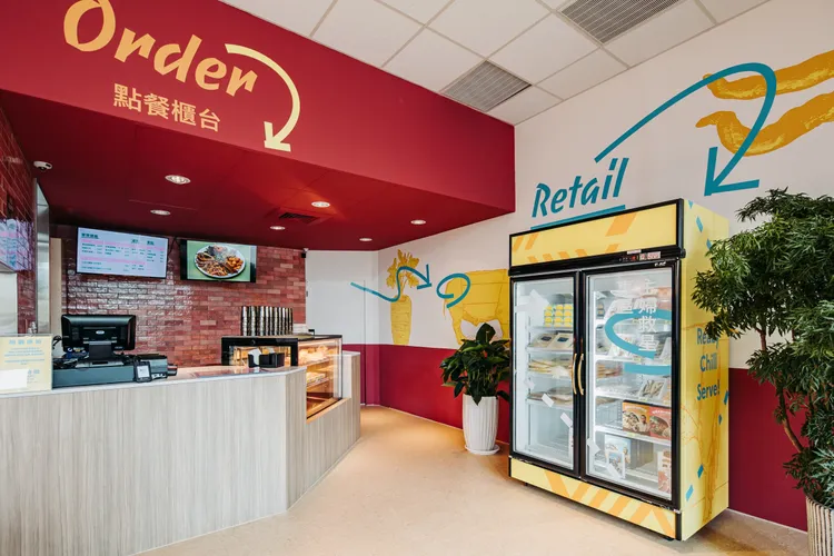 規劃餐廳品牌的餐飲商品販售區，滿足品牌經營多角化。業者提供