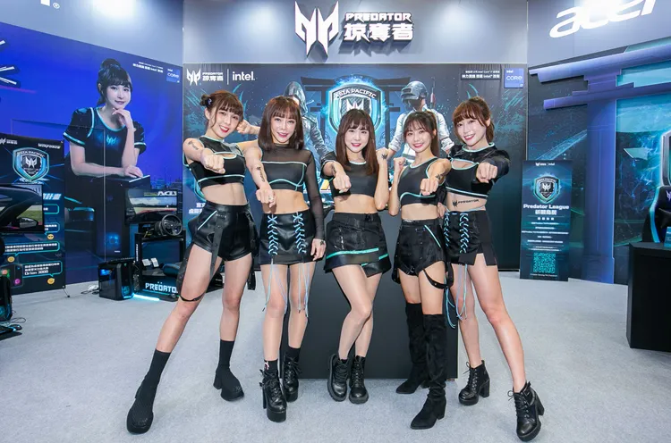 由巫苡萱、林可、孟潔、慈妹、心璇五位啦啦隊女神，組成了Predator Girls應援女團。業者提供