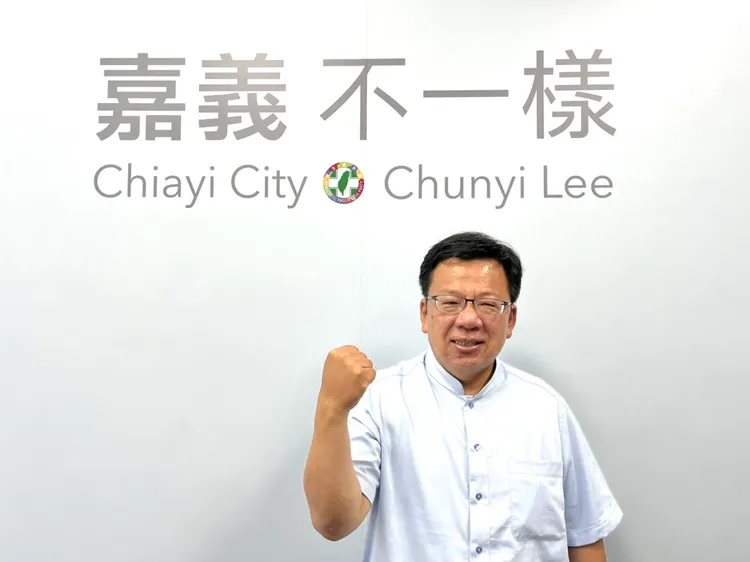 李俊俋向黃敏惠喊話利用延長賽舉辦辯論會。李俊俋提供