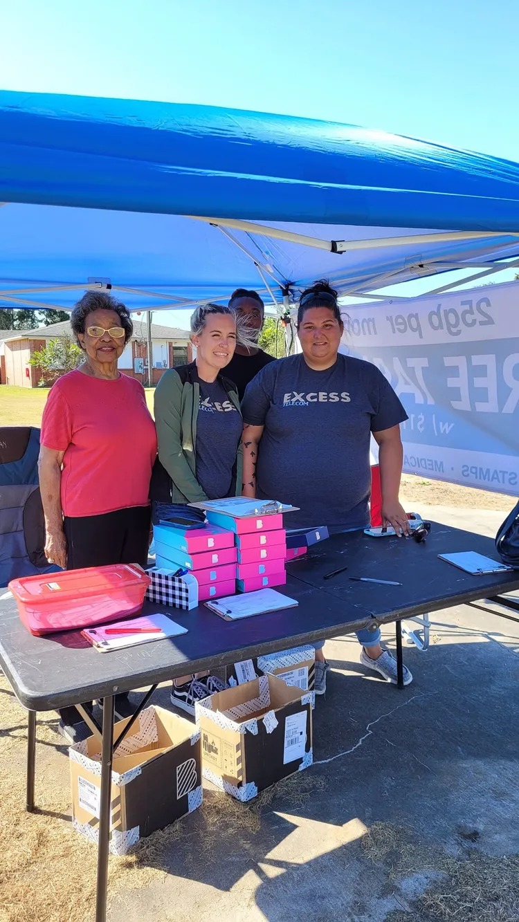 漢崔克（左一）熱心公務，10月22日出席公益活動。翻攝梅爾維爾鎮官方臉書/townofmelvillela