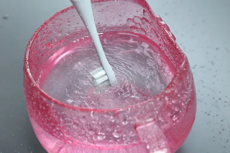 採磁懸浮無刷電機每分鐘 42,000 轉。翁玉信攝