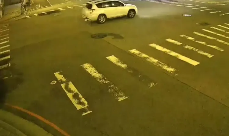 警方調閱監視器查出嫌犯的車輛。讀者提供