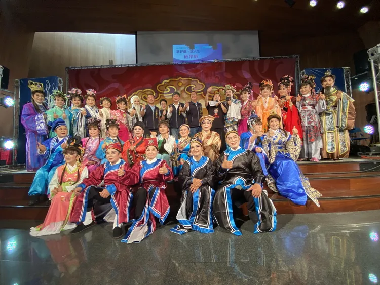 忠孝路長老教會承辦「歌仔戲說人生」演出，從編劇到演員前後台人員總歲出近1500歲，演出精神與成果令人動容。忠孝路長老教會提供