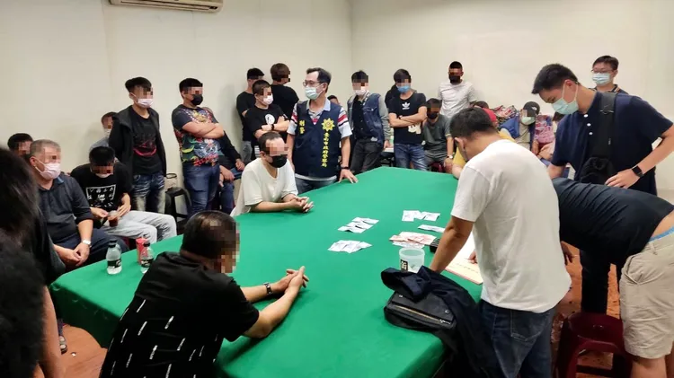 另破獲天九牌賭場。警方提供