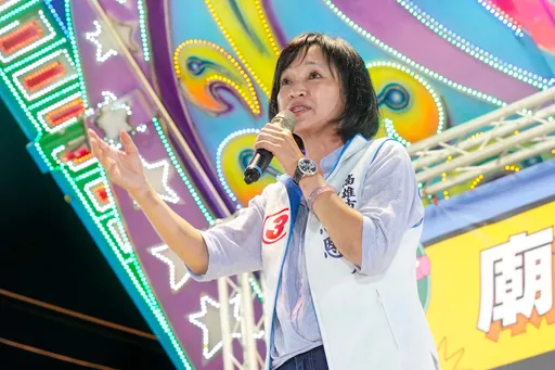 柯志恩鳳山開講 激情喊話:民進黨綁架高雄到我為止