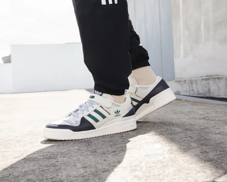 Forum 84黑搭白配色男鞋，3690元。品牌提供