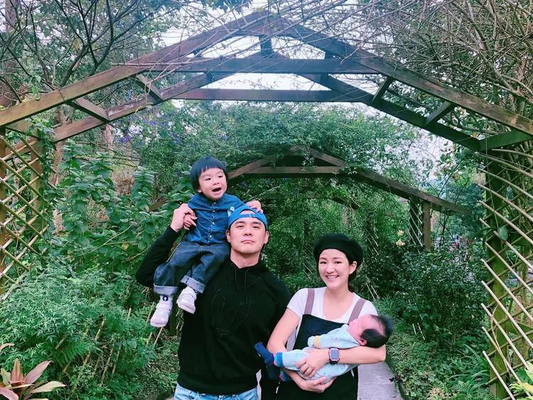 竇智孔和太太幃幃育有2子。翻攝竇智孔臉書