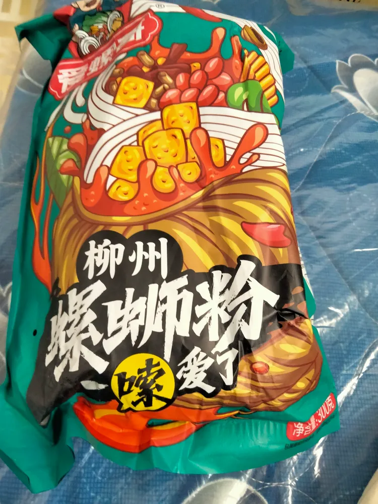 民眾網路買香菇寄來收到的是螺螄粉。民眾提供