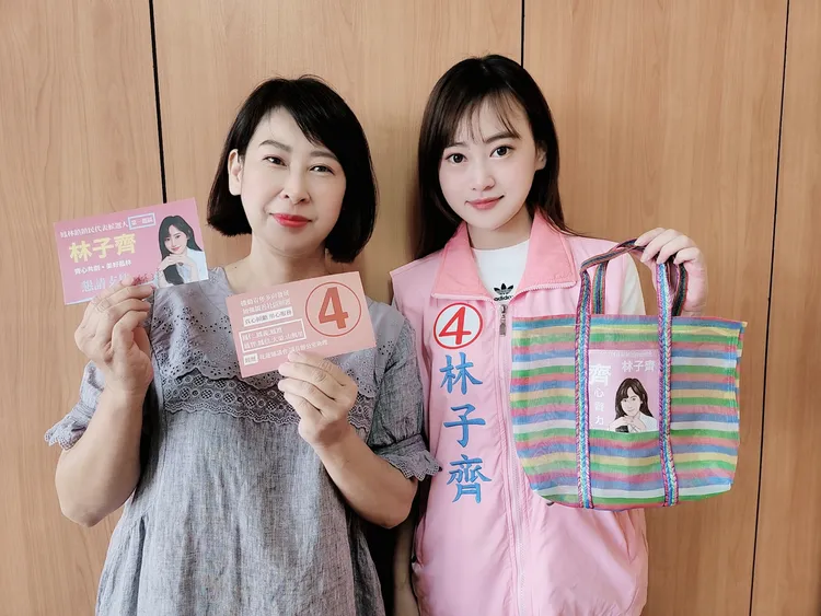 林子齊的媽媽也是個大美女，對於女兒參選給予支持鼓勵。黃瑞娟攝