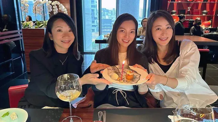 陶晶瑩和賈永婕幫曾馨瑩（中）慶生。翻攝自賈永婕IG