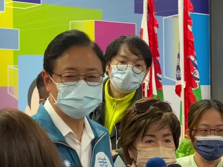 媒體詢問未來市府小內閣？張善政說，他們正在多方徵才，基本上也是放下藍綠。張善政競辦提供