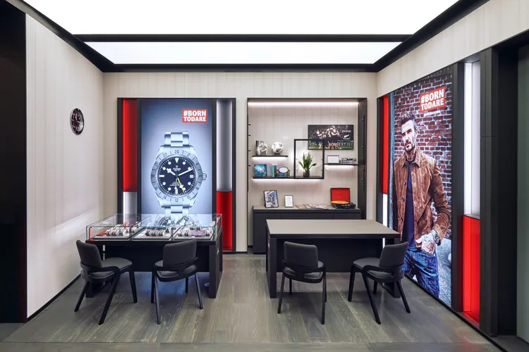 帝舵台北101全新概念店中隨處可見的代言人身影，讓人可將他們的成就和品牌精神完美連結。品牌提供